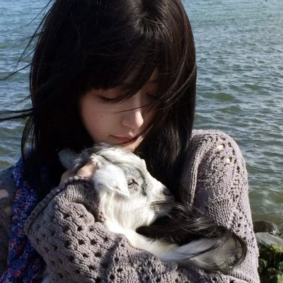 老牌影帝深夜密会神秘女子，好友出面澄清，前后半年引热议